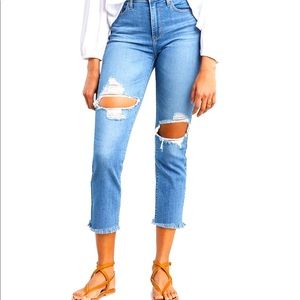 Levi’s 724 straight legged cropped Jean NWT